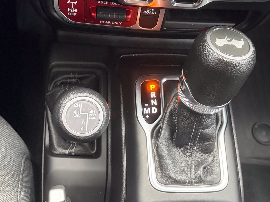 Used 2024 Jeep Wrangler Unlimited AWD/4WD image 33