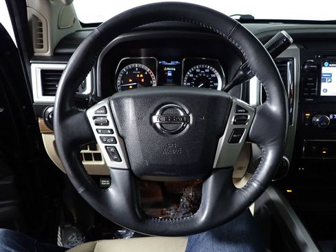 Used 2016 Nissan Titan SL image 33