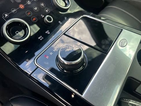 Used 2019 Land Rover Range Rover Velar R-Dynamic SE AWD/4WD image 26