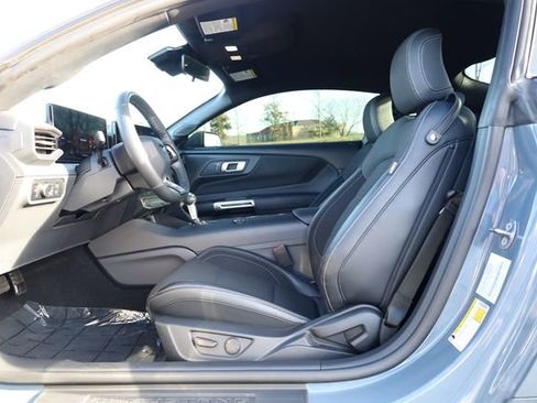 Used 2024 Ford Mustang Coupe image 11