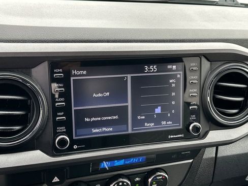 Used 2022 Toyota Tacoma TRD Off-Road image 27