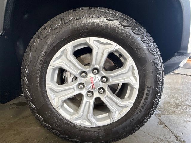 Used 2023 GMC Canyon Elevation w/ Elevation Premium Package RWD image 12