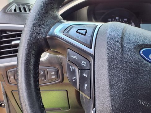 Used 2019 Ford Edge SEL w/ Equipment Group 201A FWD image 18