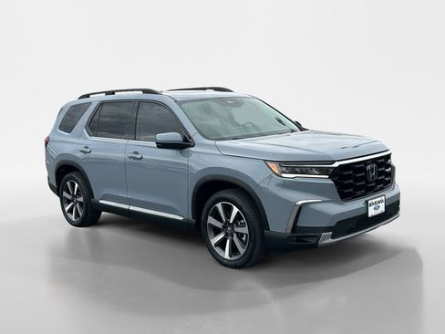 Used 2023 Honda Pilot Touring image 8