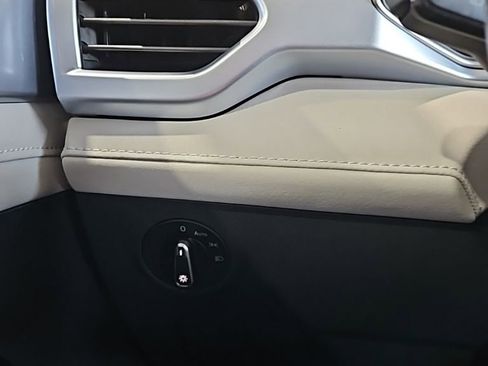 New 2026 Volkswagen Taos SE AWD/4WD image 34