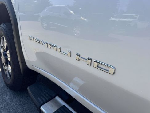 Used 2024 GMC Sierra 2500 Denali w/ Denali Reserve Package AWD/4WD image 12