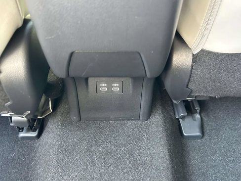 Used 2024 Toyota Prius XLE FWD image 12