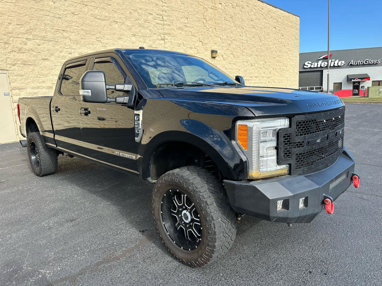 Used 2017 Ford F250 Lariat w/ Lariat Ultimate Package AWD/4WD image 7