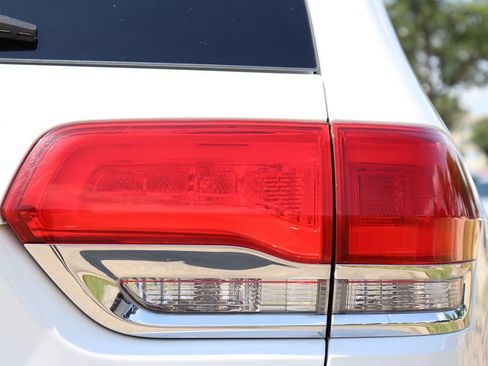 Used 2019 Jeep Grand Cherokee Limited image 13