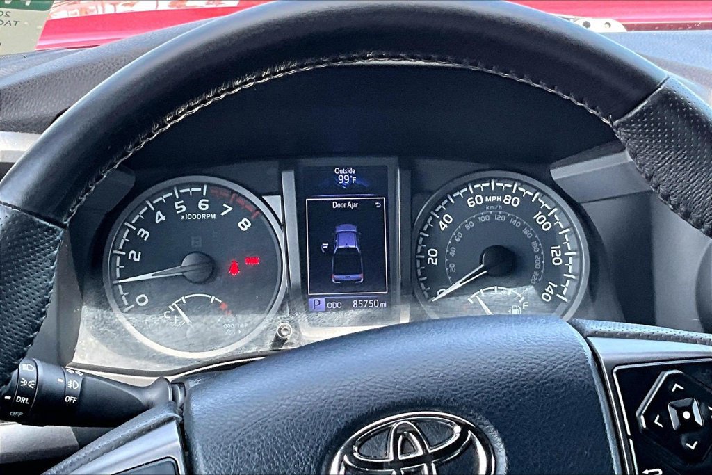 Used 2020 Toyota Tacoma TRD Off-Road w/ Technology Package AWD/4WD image 13