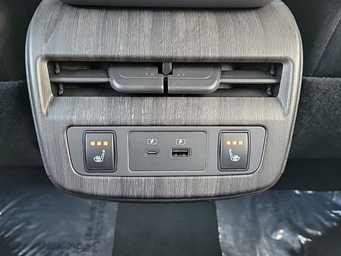 Used 2023 Nissan Ariya FWD image 20