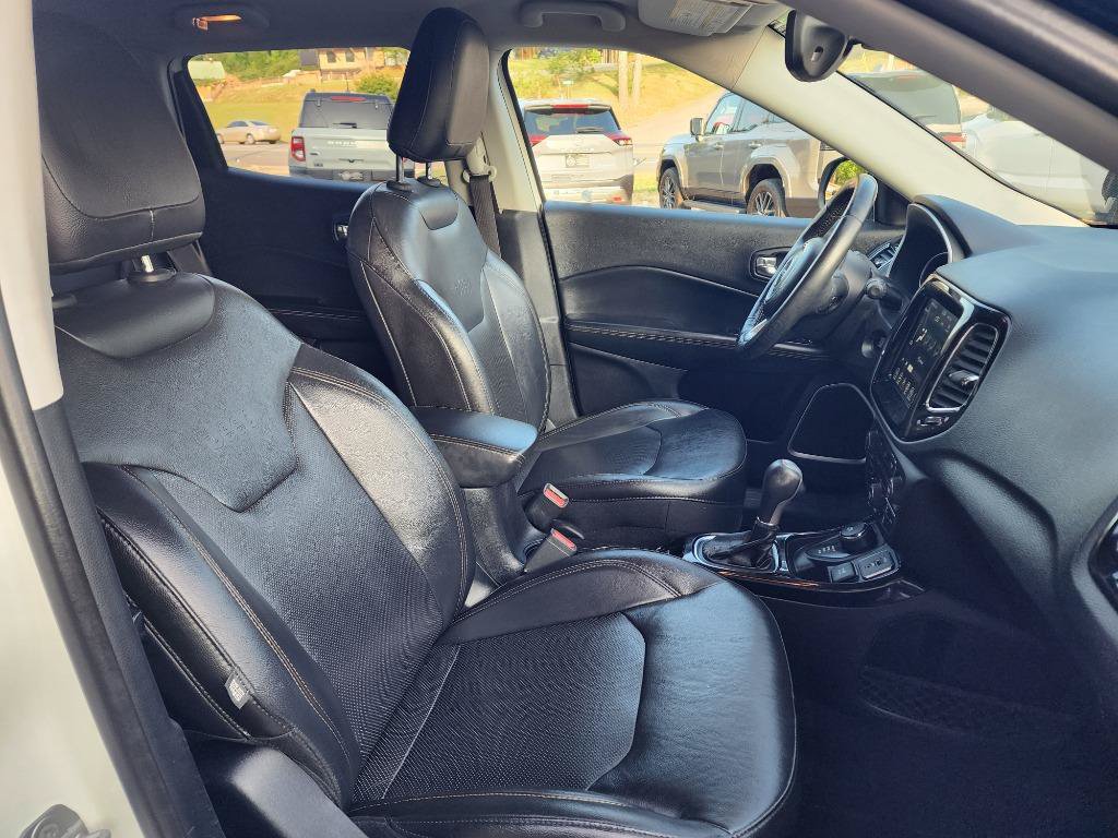 Used 2018 Jeep Compass Limited AWD/4WD image 12