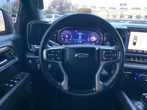 Used 2025 Chevrolet Silverado 1500 LT Trail Boss w/ Convenience Package II image 35