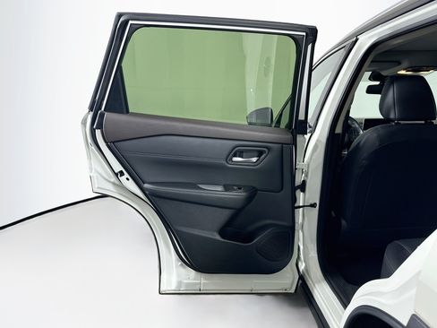 Used 2023 Nissan Rogue SL FWD image 26