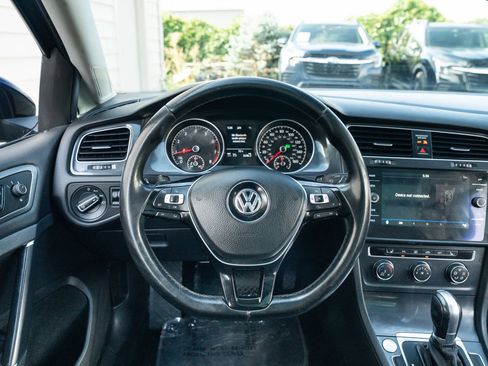 Used 2018 Volkswagen Golf SE FWD image 13