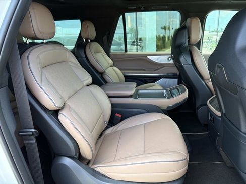 New 2026 Lincoln Navigator L Black Label AWD/4WD image 22