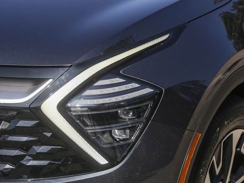 Certified 2024 Kia Sportage EX image 6