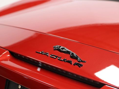 Used 2024 Jaguar F-TYPE R image 43