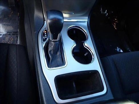 Used 2019 Jeep Grand Cherokee Laredo w/ 18" Wheel & 8.4" Radio Group image 20