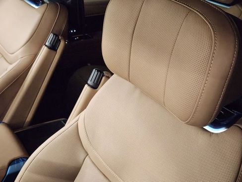 New 2026 Land Rover Range Rover Long Wheelbase Autobiography image 14