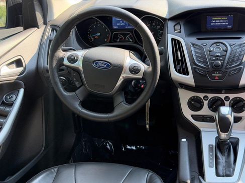 Used 2014 Ford Focus SE w/ Equipment Group 201A FWD image 12