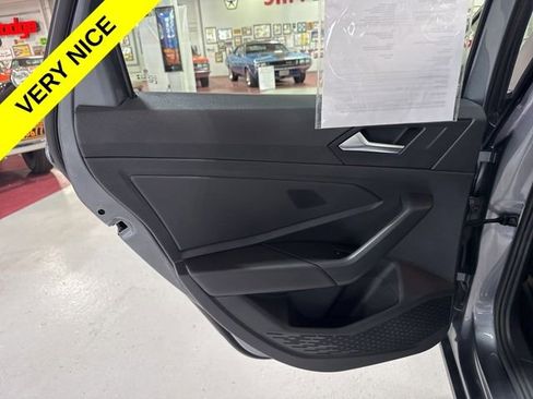 Used 2024 Volkswagen Jetta SE FWD image 25
