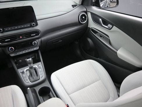 Used 2023 Hyundai Kona SEL w/ Convenience Package image 14