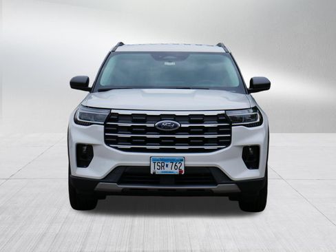 Used 2026 Ford Explorer Active w/ Active Comfort Package AWD/4WD image 2