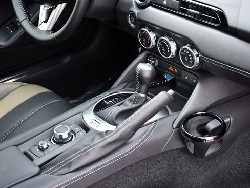 New 2026 MAZDA MX-5 Miata RF Grand Touring RWD image 25