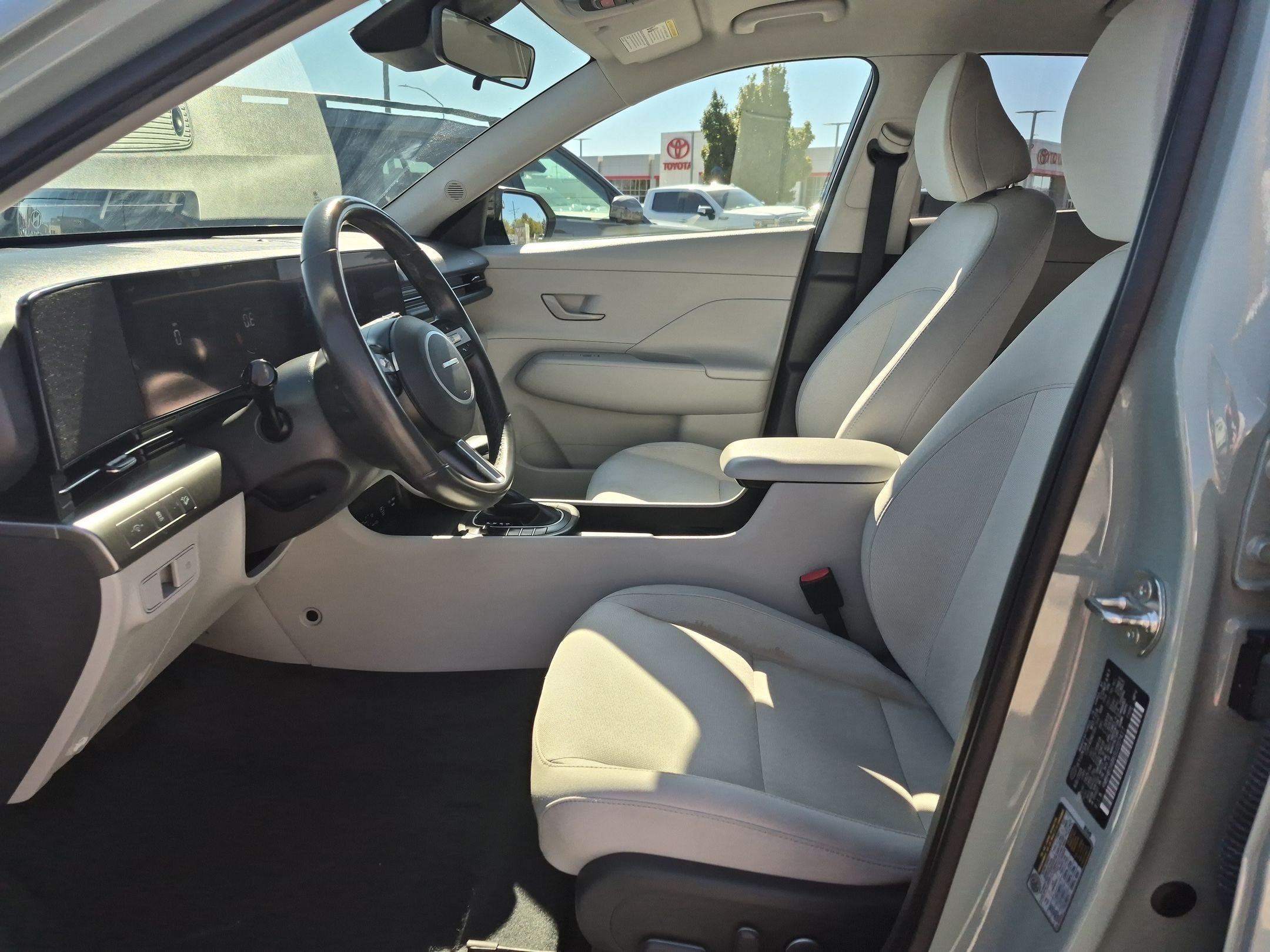 Used 2025 Hyundai Kona SEL FWD image 16