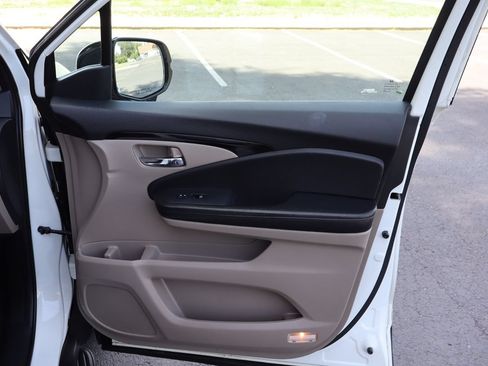 Used 2016 Honda Pilot Touring image 28