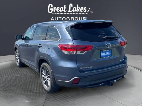 Used 2018 Toyota Highlander XLE AWD/4WD image 3
