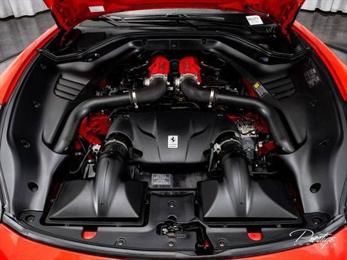 Used 2016 Ferrari California T RWD image 5