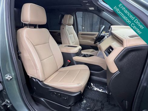 Used 2024 Chevrolet Suburban Premier w/ Premium Package 2 AWD/4WD image 7