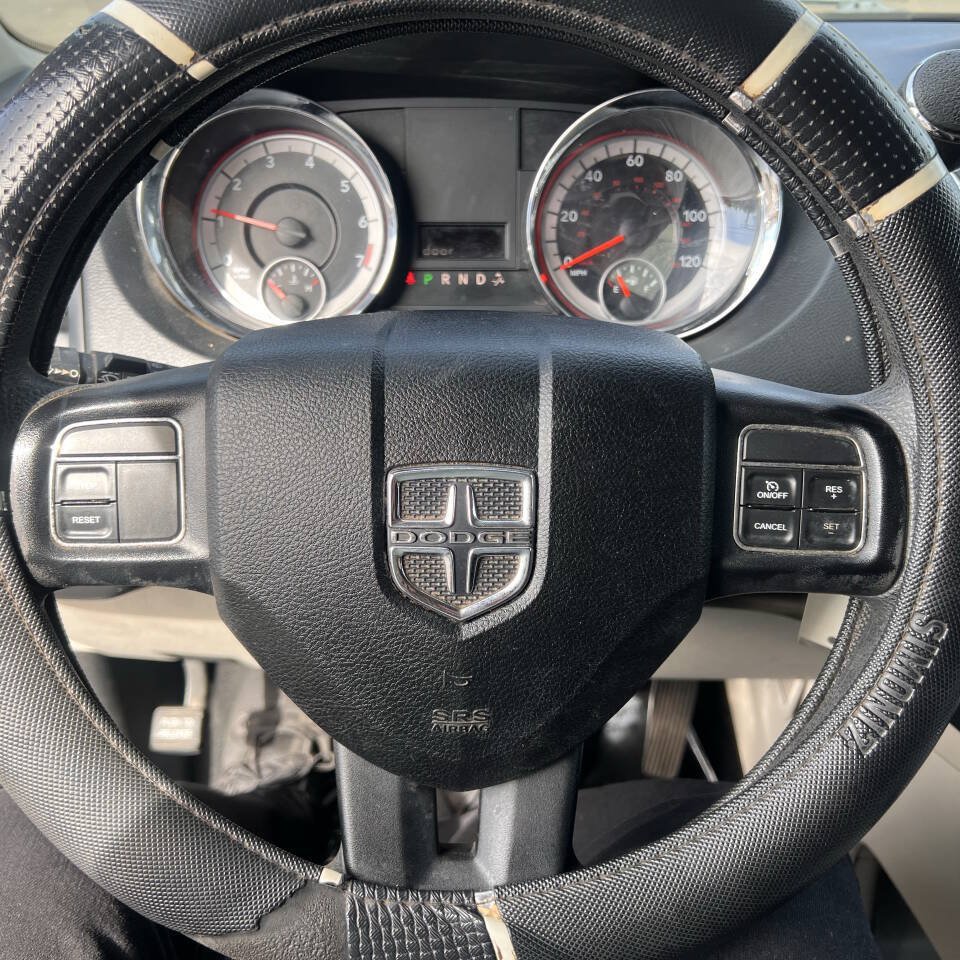 Used 2013 Dodge Grand Caravan SXT FWD image 12