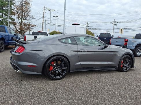 Used 2021 Ford Mustang Shelby GT500 w/ Carbon Fiber Handling Package image 11