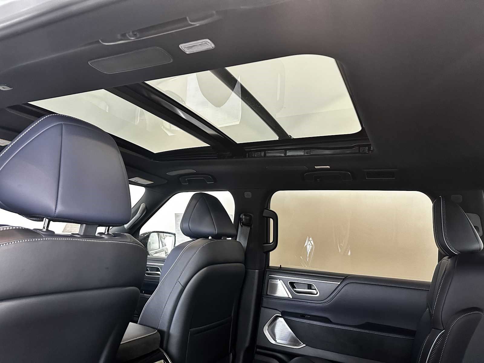 New 2027 INFINITI QX80 Sensory AWD/4WD image 16