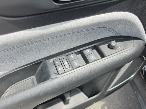 Used 2022 Jeep Compass Latitude FWD image 17