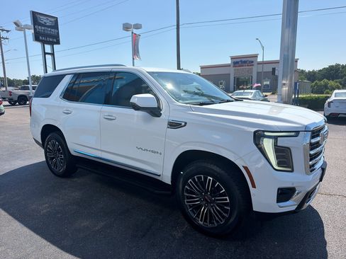 Used 2025 GMC Yukon Elevation AWD/4WD image 3