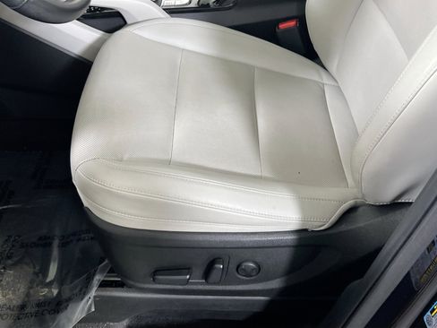 Used 2023 Kia Telluride S image 19