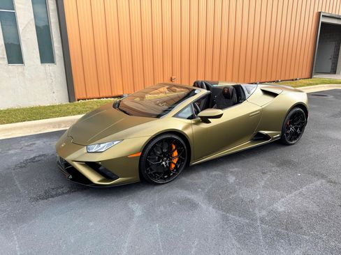 Used 2023 Lamborghini Huracan EVO RWD image 12