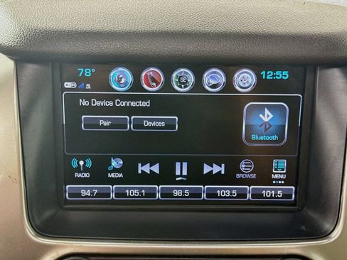 Used 2018 Chevrolet Suburban LT RWD image 18