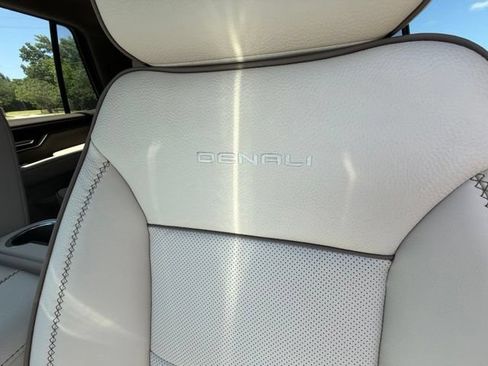 New 2026 GMC Yukon Denali w/ LPO, Floor Liner Package AWD/4WD image 7