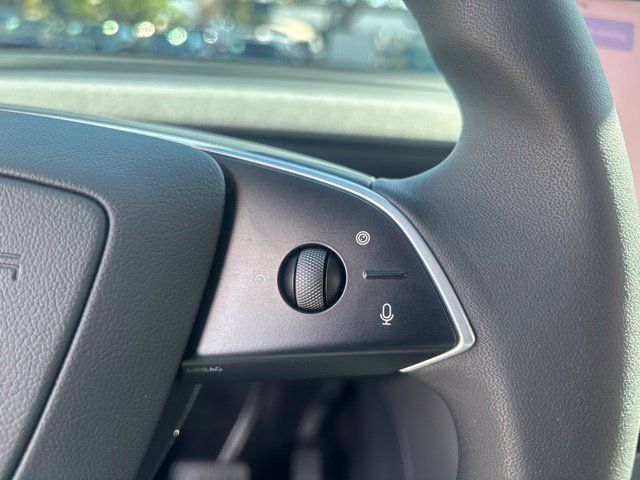 Used 2026 Tesla Model Y AWD image 19