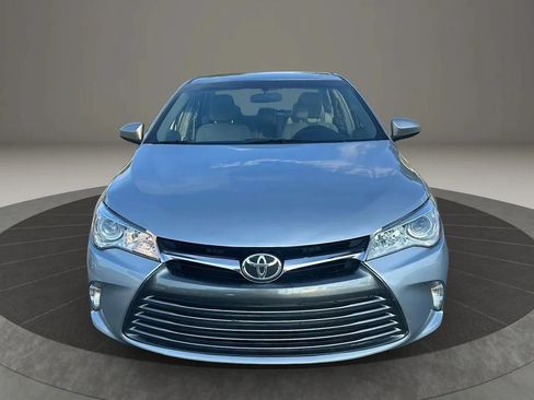 Used 2017 Toyota Camry LE FWD image 2
