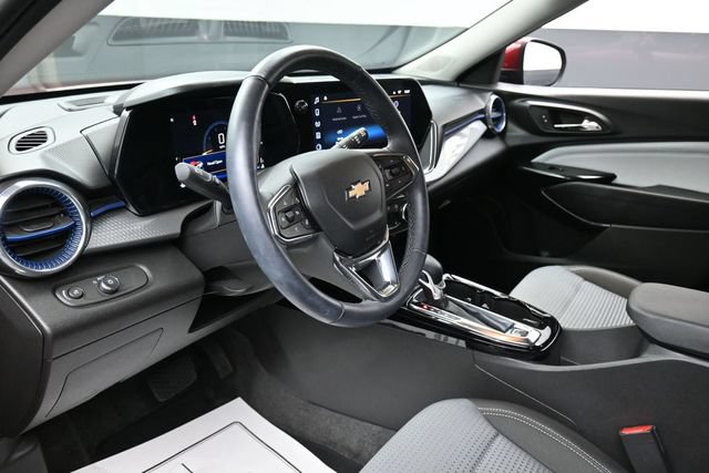 Used 2025 Chevrolet Trax LT w/ Driver Confidence Package FWD image 14