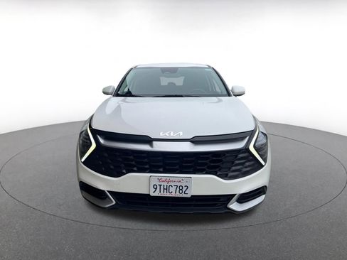 Used 2025 Kia Sportage LX image 2