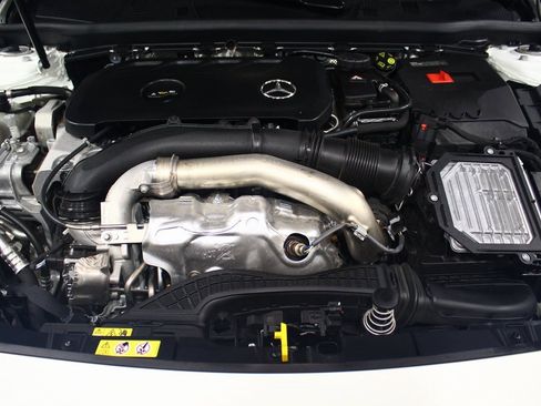 Used 2025 Mercedes-Benz CLA 250 4MATIC image 30