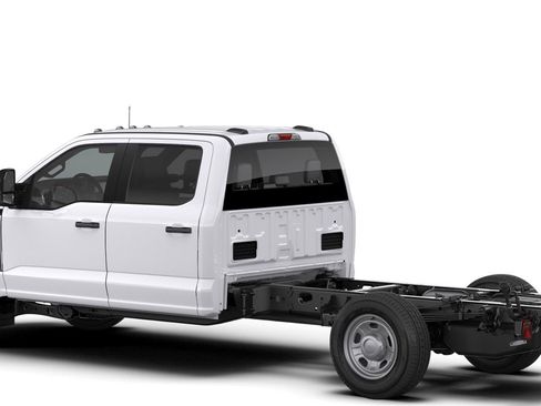 New 2026 Ford F350 XL w/ XL Chrome Package AWD/4WD image 2
