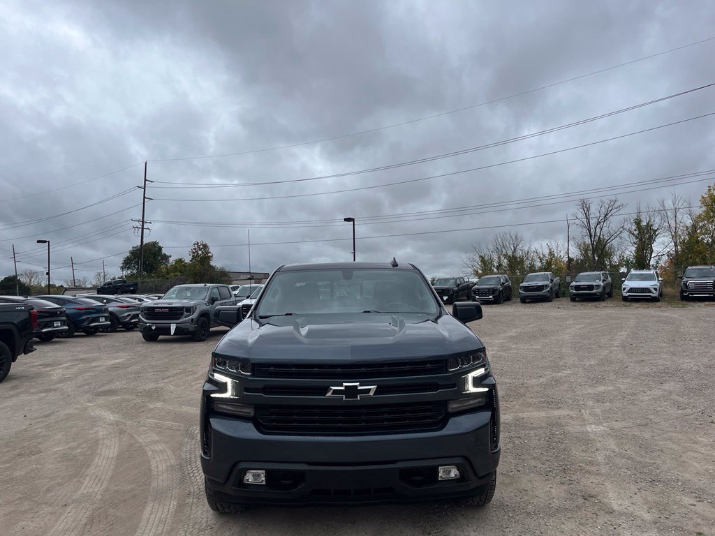 Used 2021 Chevrolet Silverado 1500 RST w/ Convenience Package II AWD/4WD image 3